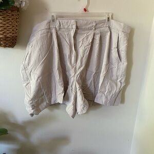 Old Navy Cream Adjustable Waist Shorts